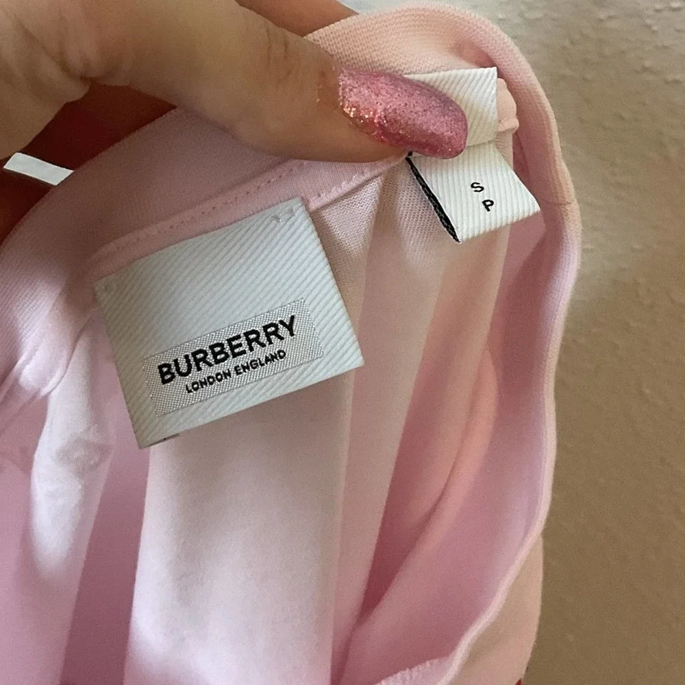 Burberry Unicorns Logo Oversized Pink T-Shirt Size Small - Picture 8 of 16